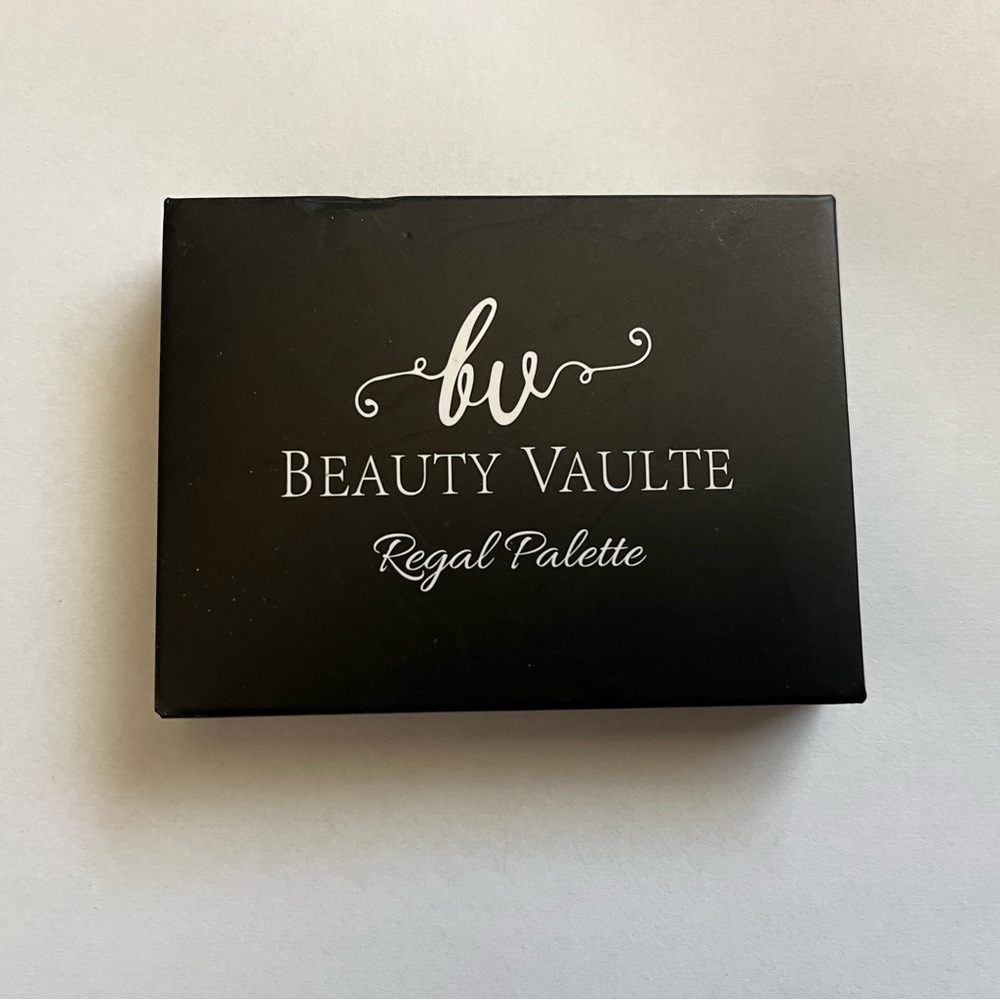 Beauty Vaulte Regal Palette, an eyeshadow palette